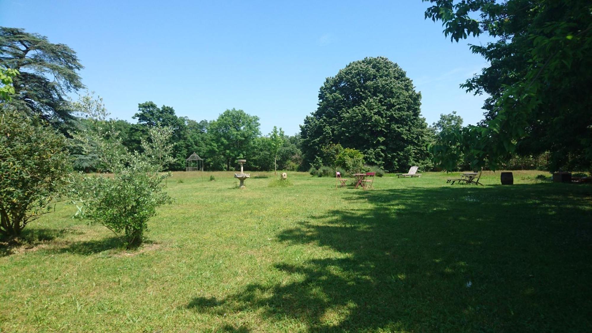 L'Ecrin De Vert Saint-Alban-du-Rhône Habitación foto